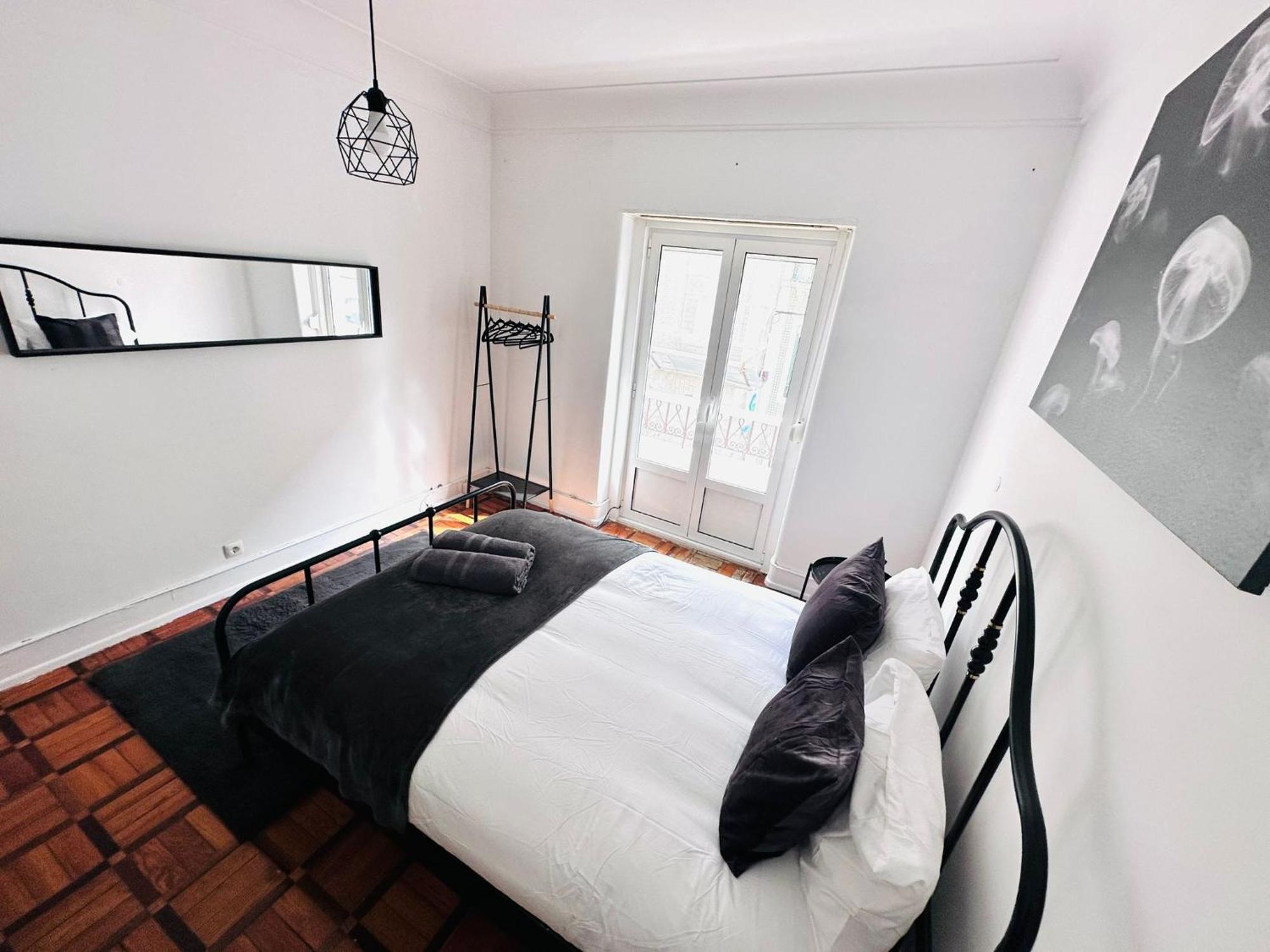 Hostel Rooms, Location For Tourists *