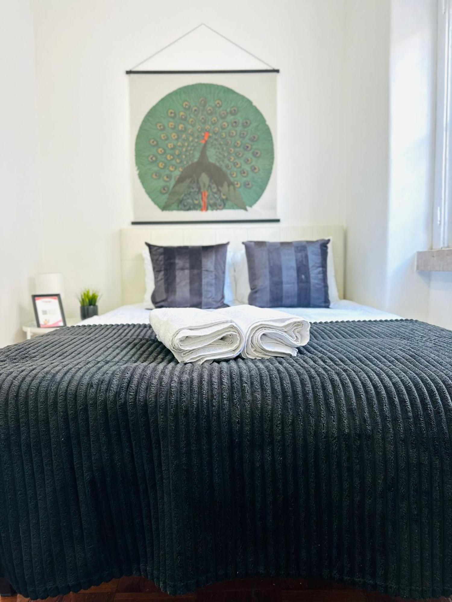 Rooms, Location For Tourists * Lisbon